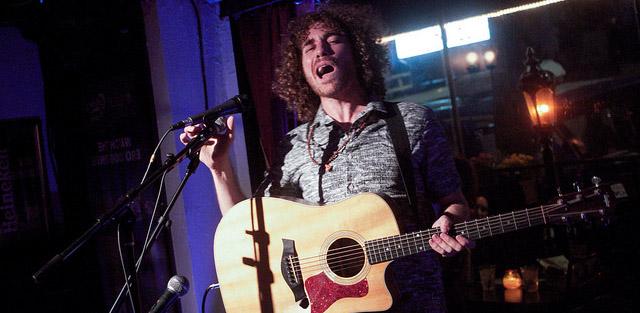 8 Reasons Why Singer/Songwriter Shows Are Boring
